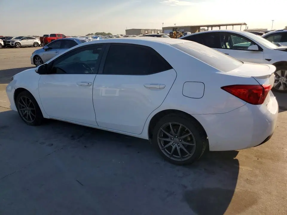 2017 TOYOTA COROLLA SE  