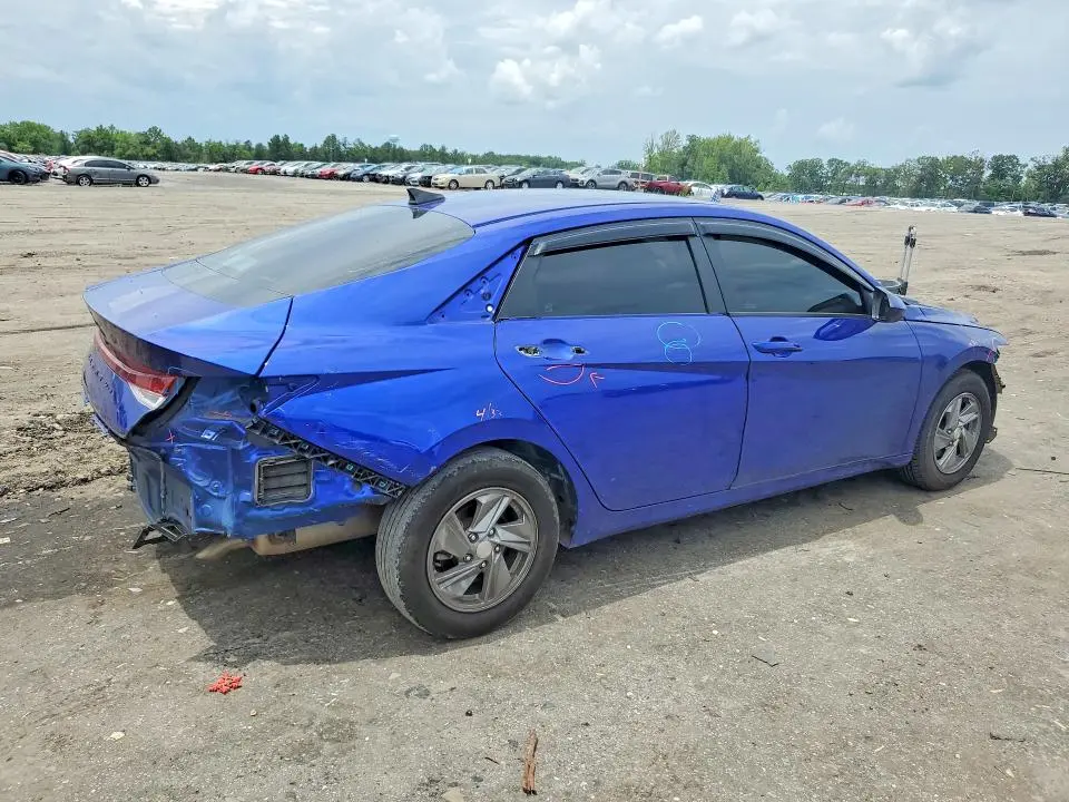 2024 HYUNDAI ELANTRA SE  