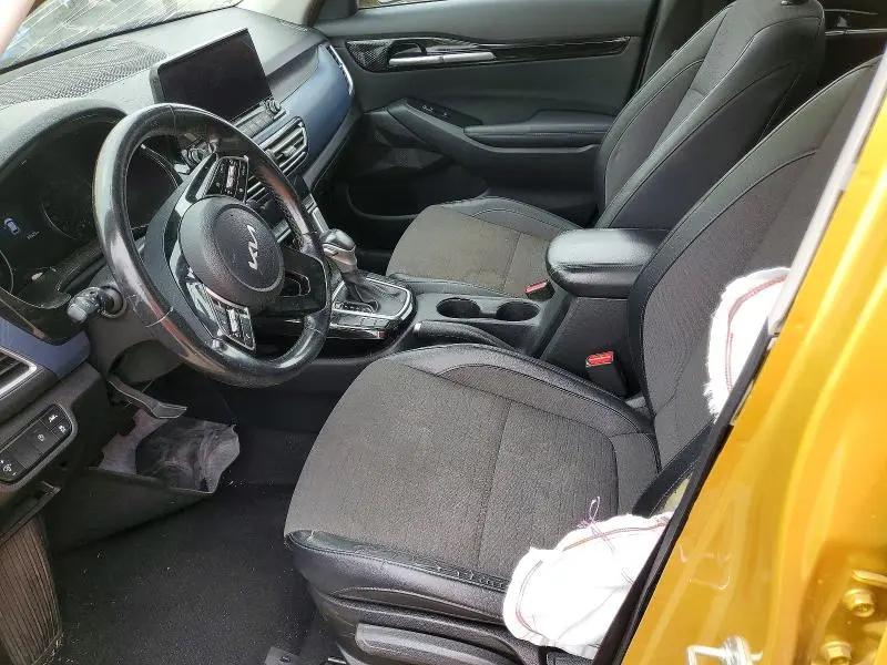 2023 KIA SELTOS S  