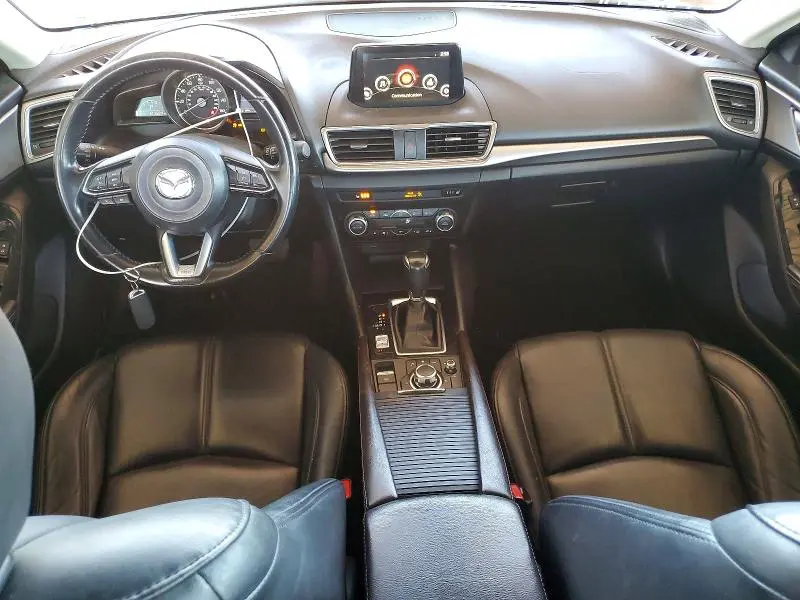 2018 MAZDA 3 TOURING  