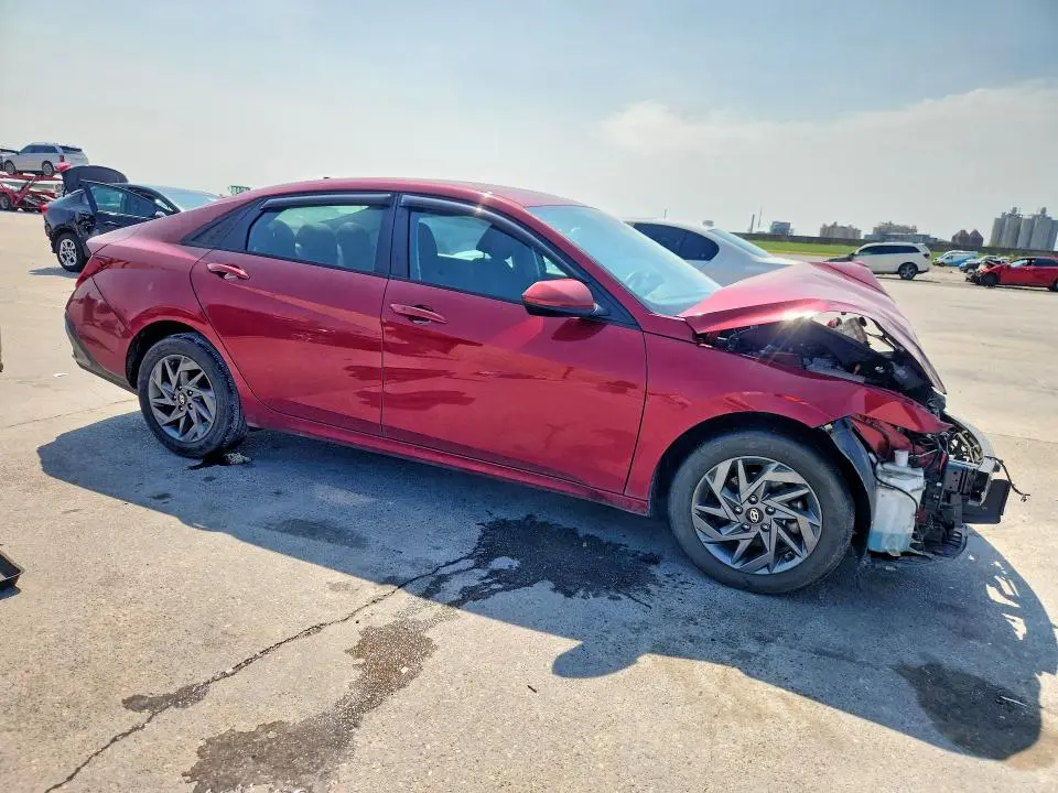 2024 HYUNDAI ELANTRA BLUE  