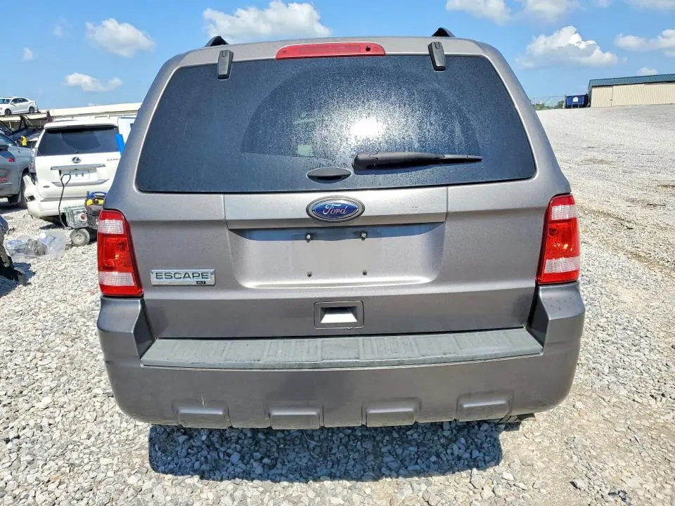 2011 FORD ESCAPE XLT  
