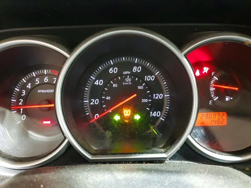 2011 NISSAN VERSA 1.8 S  