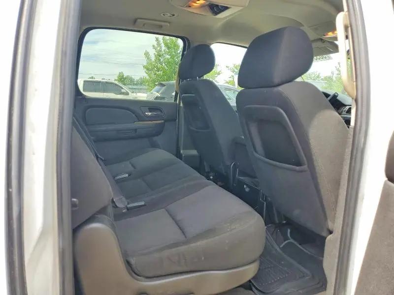 2011 GMC YUKON XL K1500 SLE  