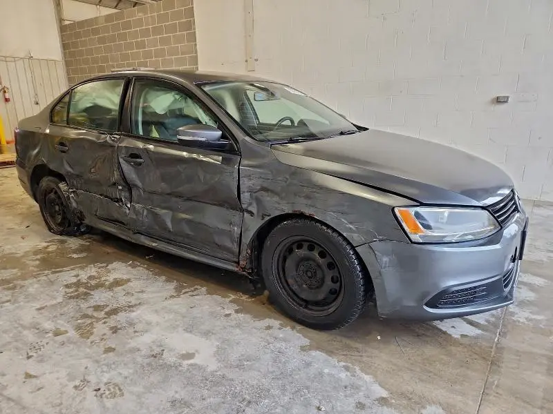 2014 VOLKSWAGEN JETTA SE  