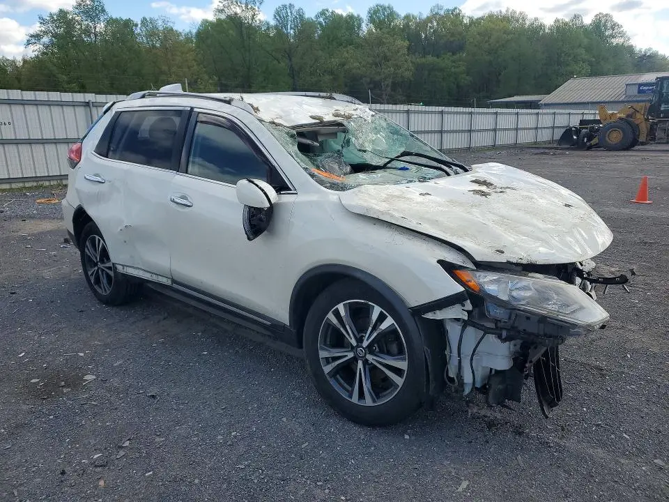 2017 NISSAN ROGUE SL  