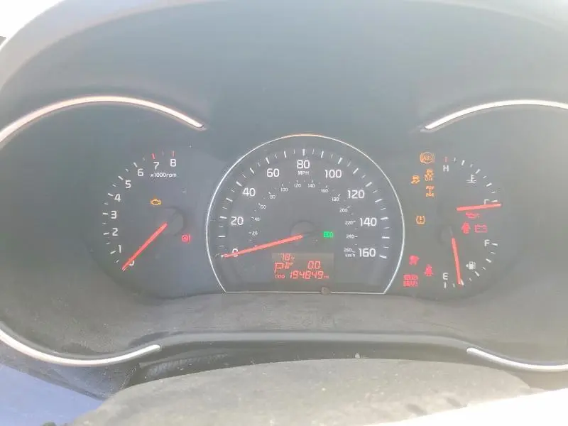 2015 KIA SORENTO LX  