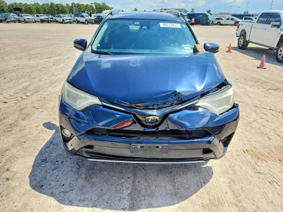 2018 TOYOTA RAV4 XLE  