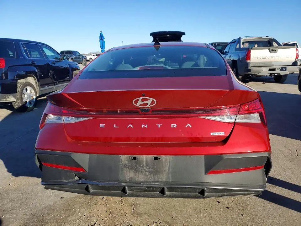 2025 HYUNDAI ELANTRA   