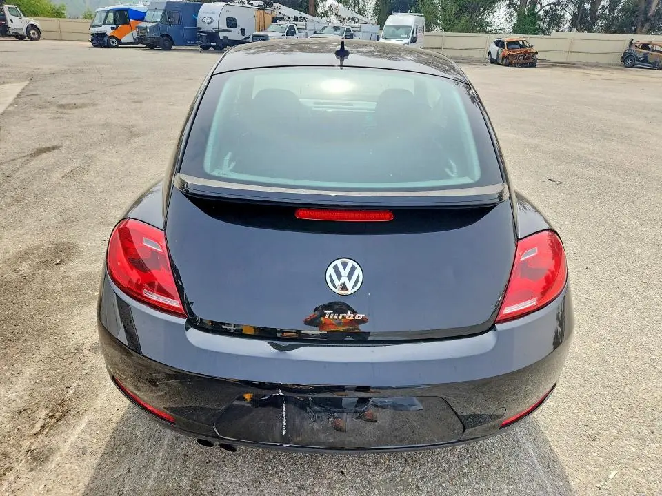 2016 VOLKSWAGEN BEETLE SE  