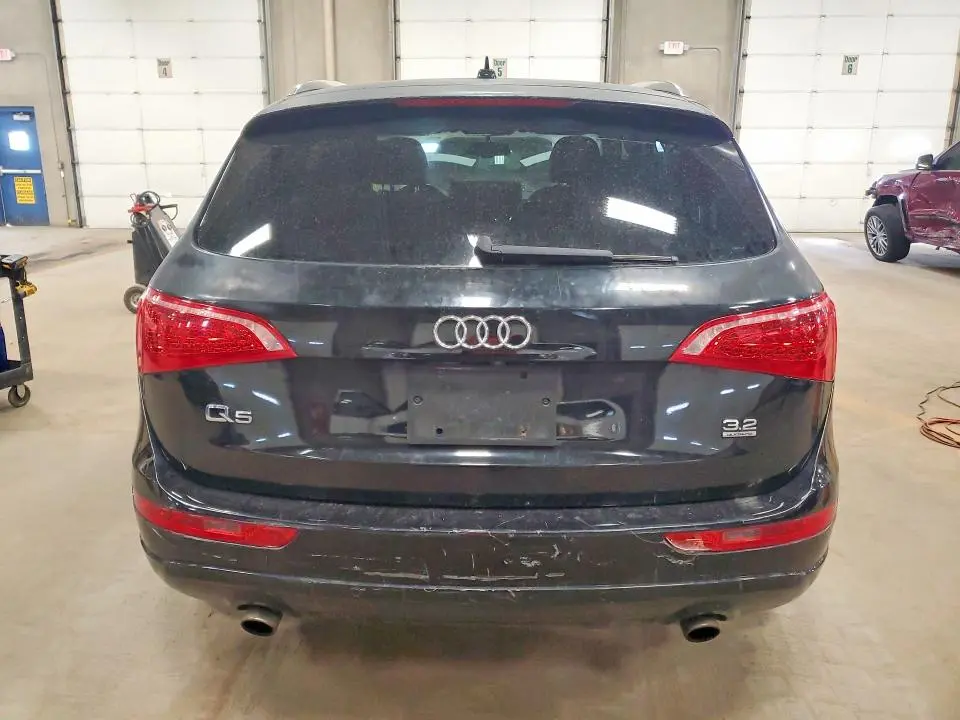 2010 AUDI Q5 PREMIUM PLUS  
