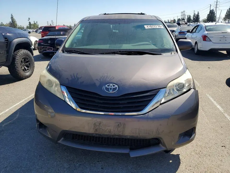 2012 TOYOTA SIENNA LE 8-PASSENGER  