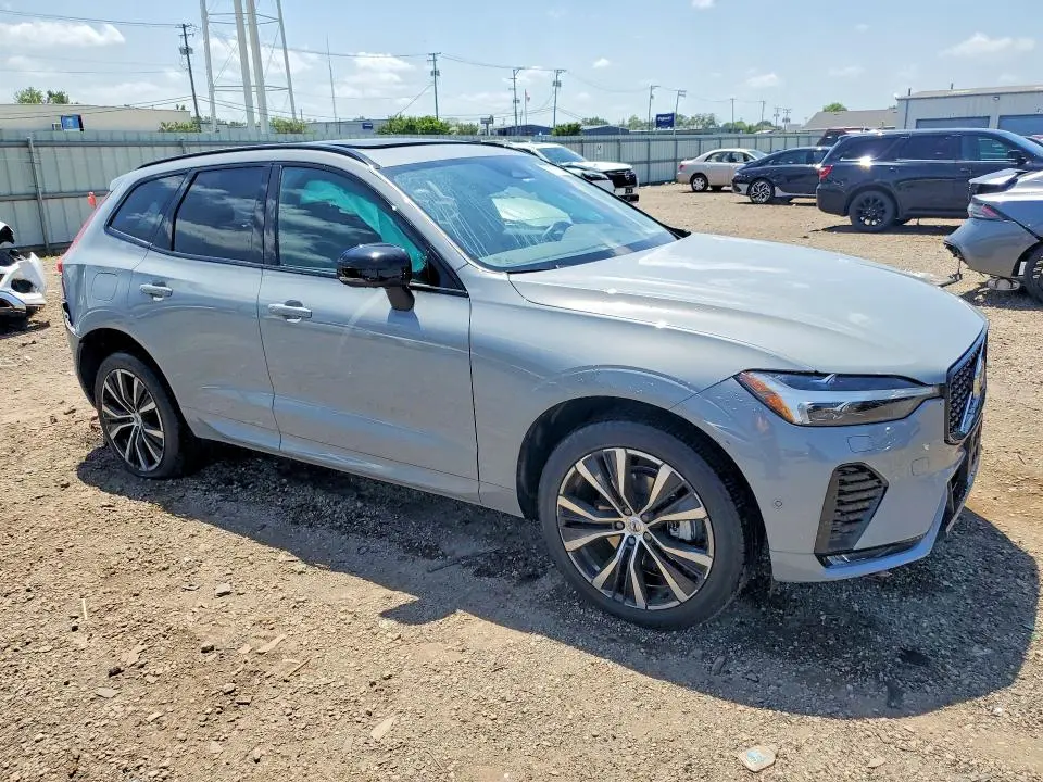 2025 VOLVO XC60 PLUS  