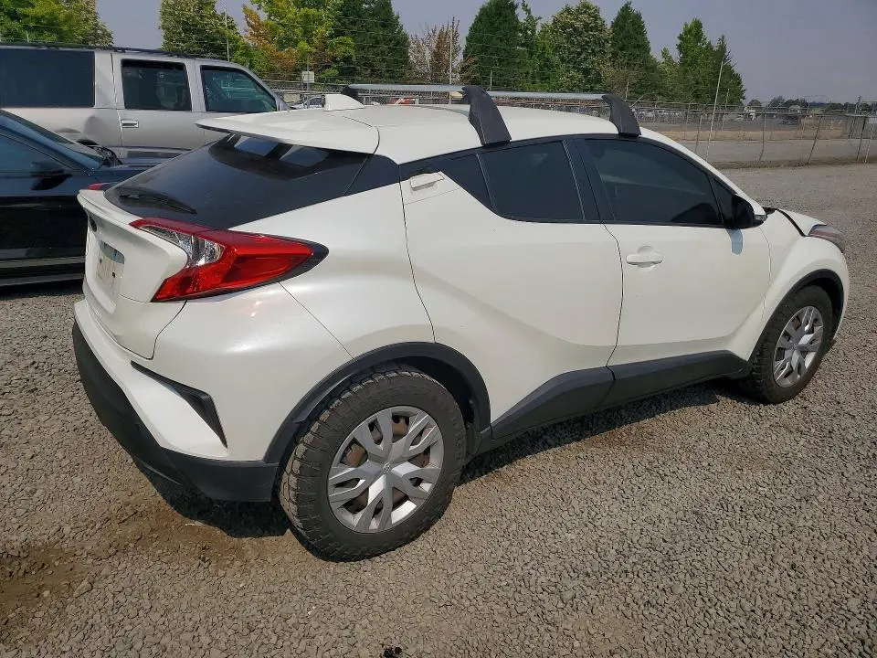 2021 TOYOTA C-HR LE  