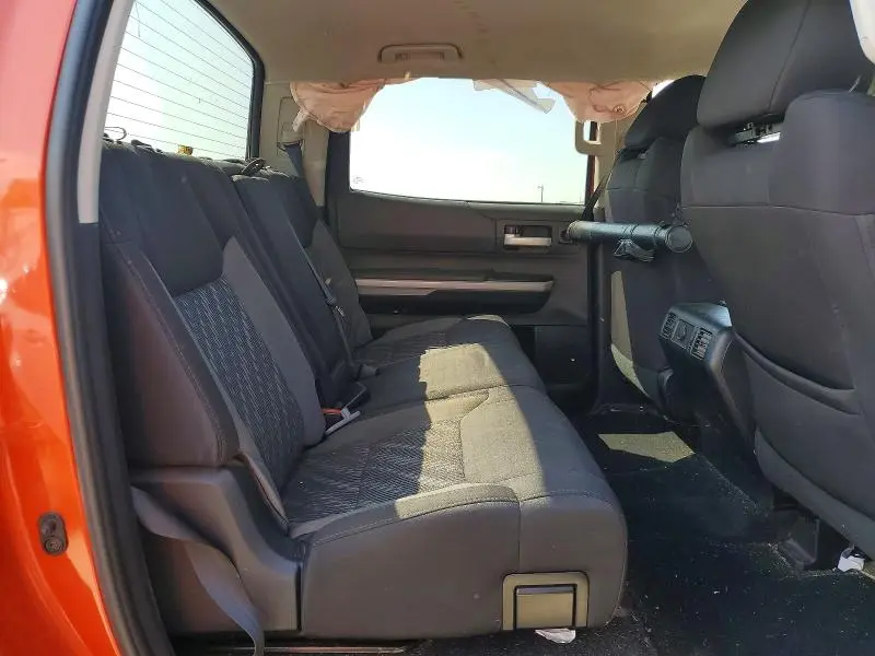 2018 TOYOTA TUNDRA CREWMAX SR5  