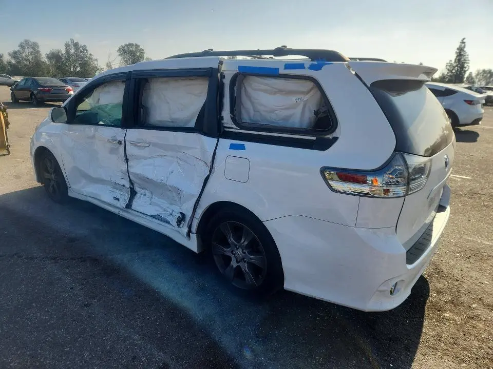 2015 TOYOTA SIENNA SPORT  