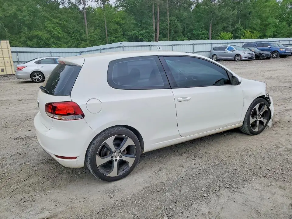 2011 VOLKSWAGEN GOLF   