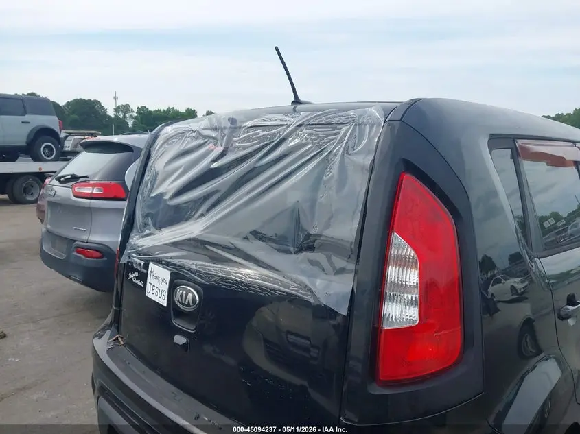 2013 KIA SOUL +