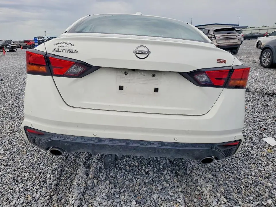 2024 NISSAN ALTIMA SR  