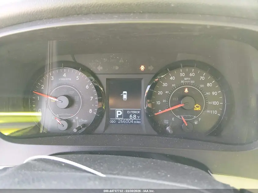 2015 TOYOTA SIENNA LE 8 PASSENGER