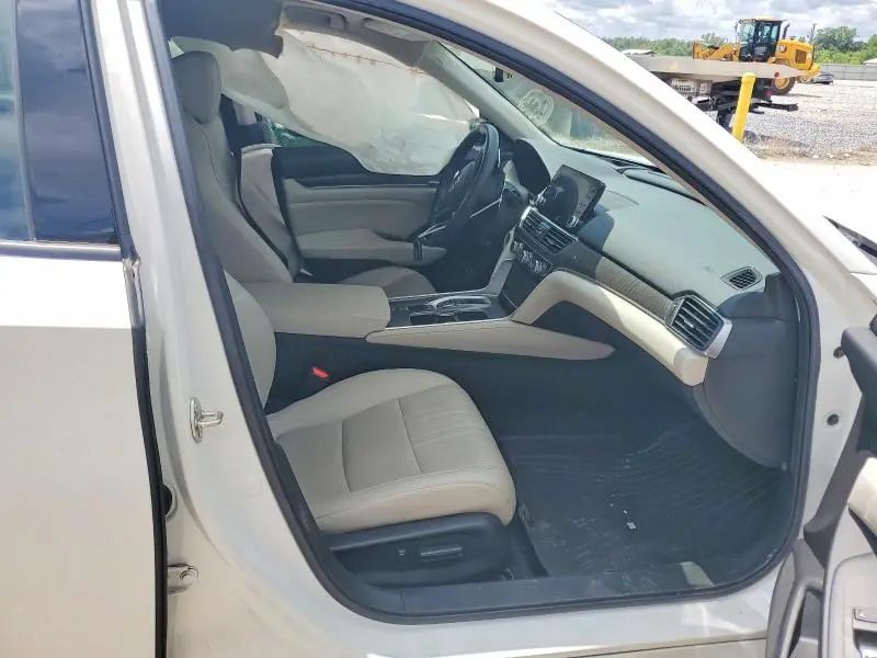 2019 HONDA ACCORD TOURING  