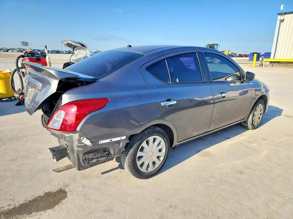 2019 NISSAN VERSA SV  