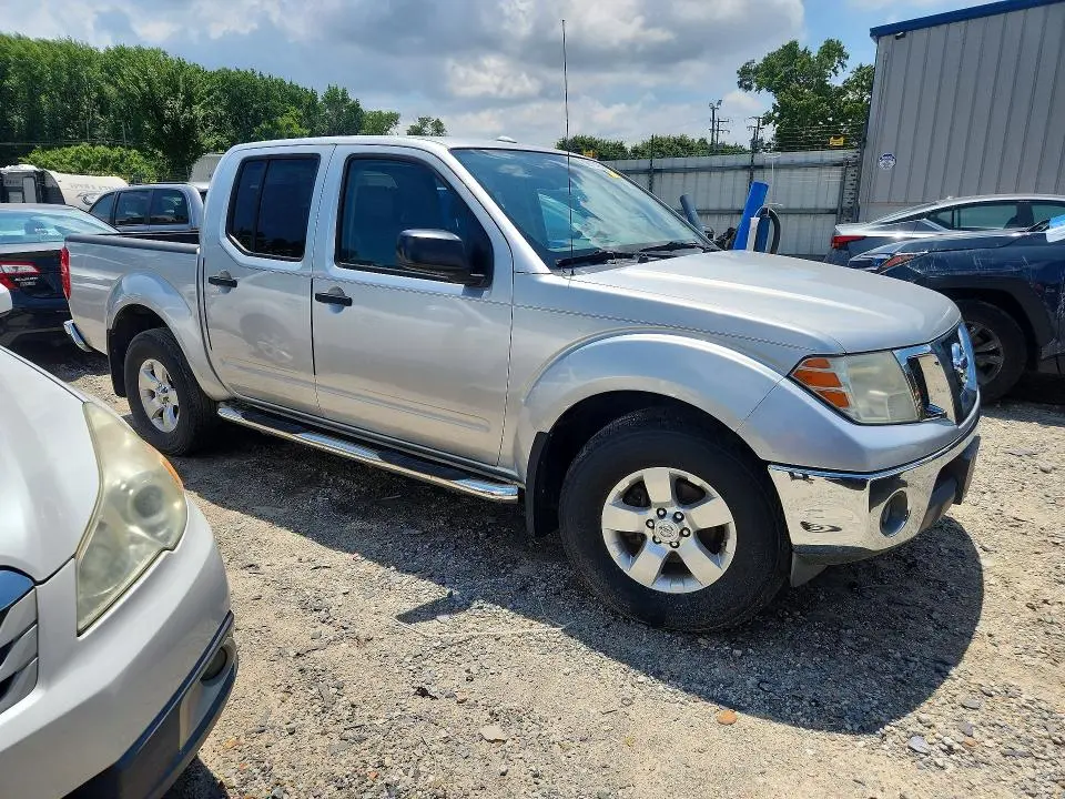 2011 NISSAN FRONTIER S  