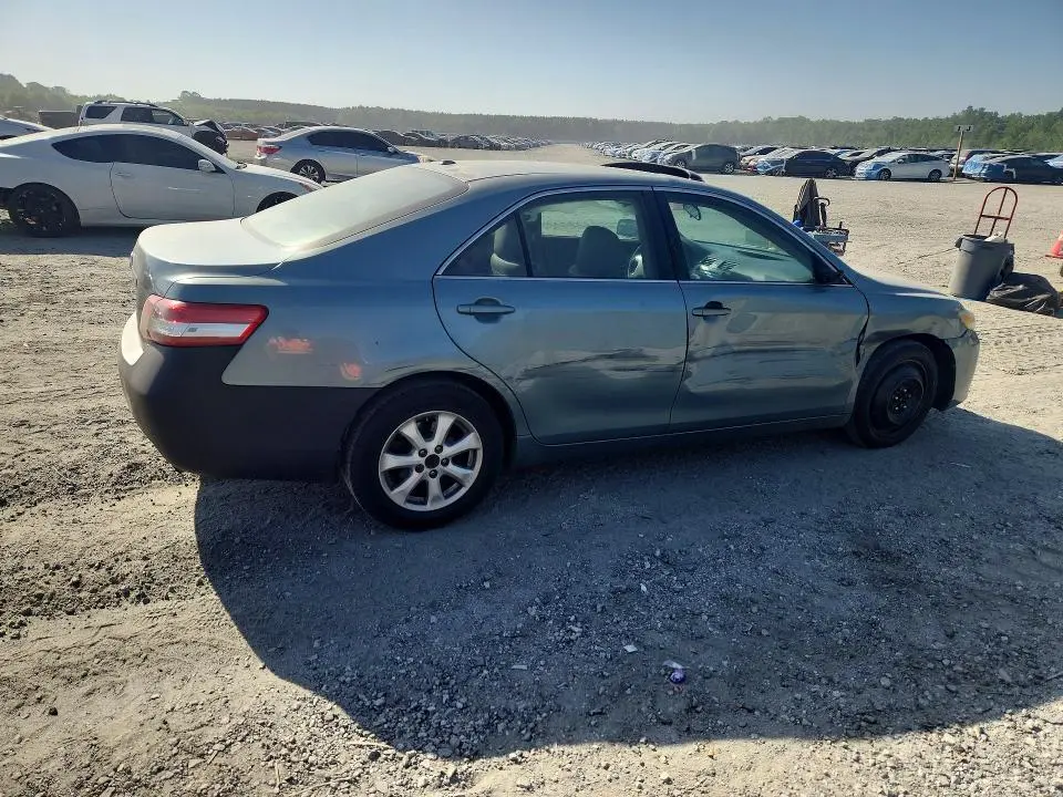 2011 TOYOTA CAMRY LE  