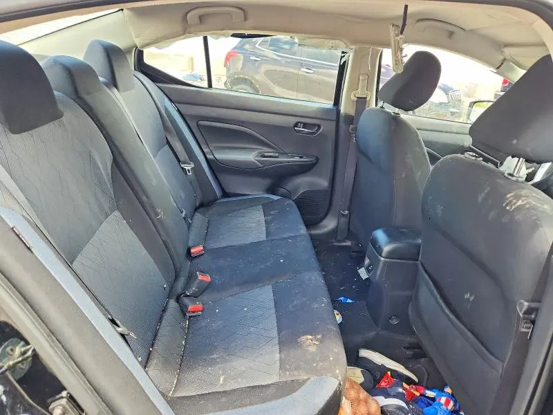 2023 NISSAN VERSA SV  