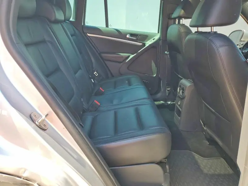 2014 VOLKSWAGEN TIGUAN S  