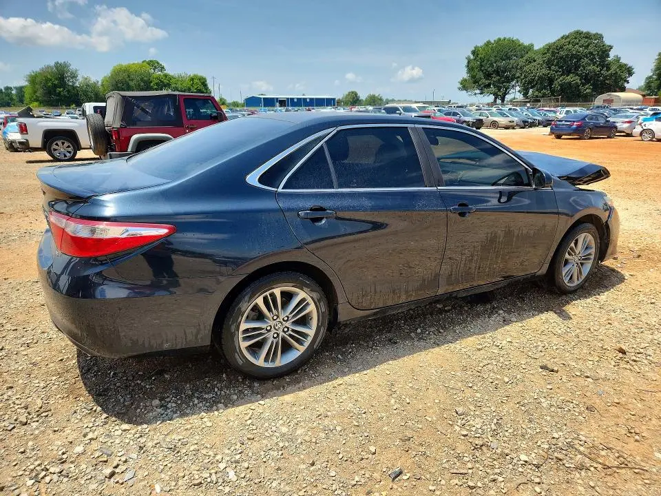 2016 TOYOTA CAMRY SE  