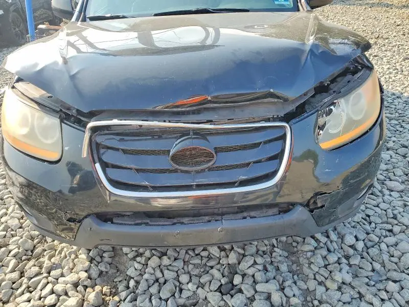 2011 HYUNDAI SANTA FE SE  