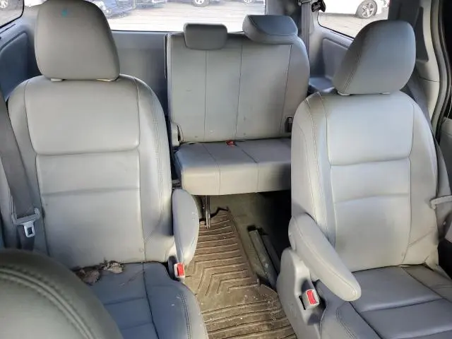 2015 TOYOTA SIENNA XLE  