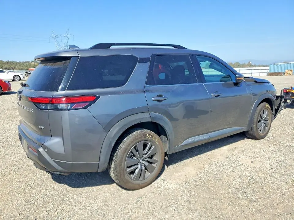 2022 NISSAN PATHFINDER SV  