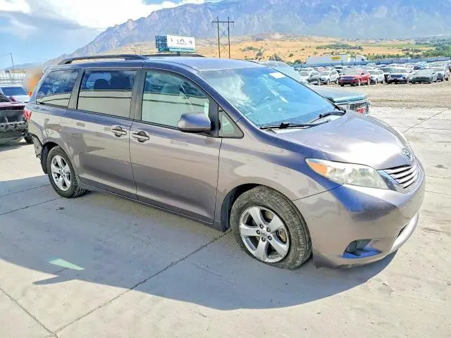 2015 TOYOTA SIENNA LE  