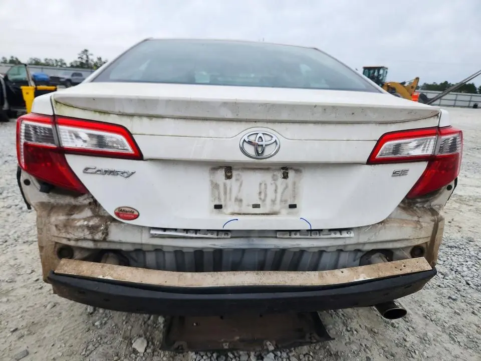 2013 TOYOTA CAMRY SE  