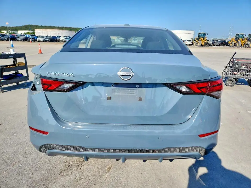 2025 NISSAN SENTRA SV  