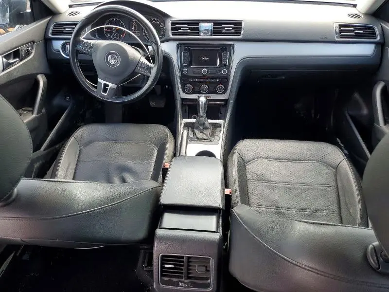 2013 VOLKSWAGEN PASSAT SE  