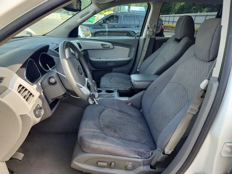 2011 CHEVROLET TRAVERSE LT  