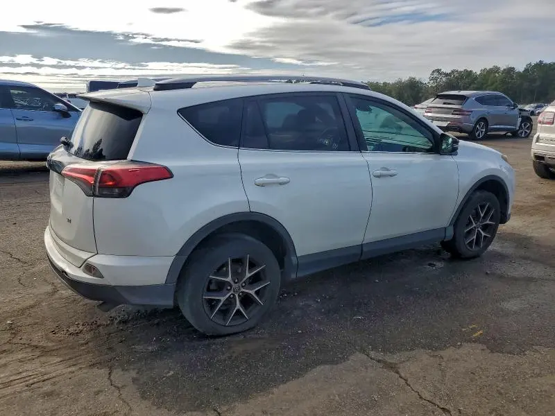2017 TOYOTA RAV4 SE  