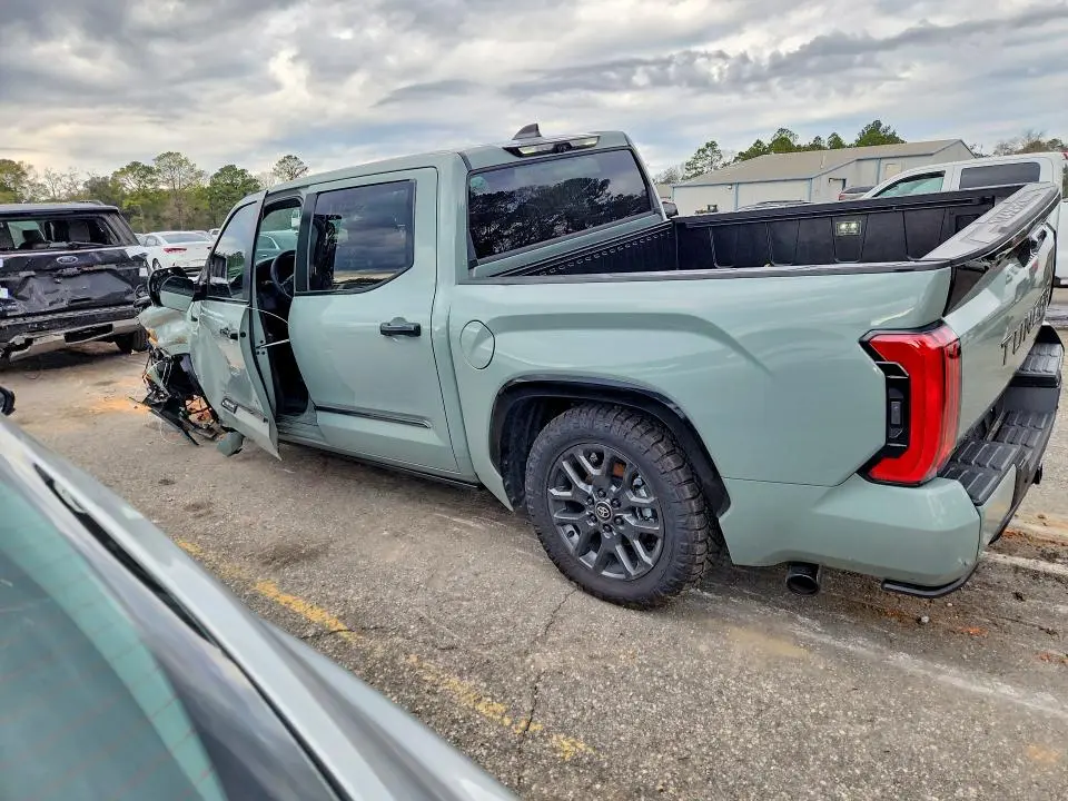 2025 TOYOTA TUNDRA CREWMAX PLATINUM  