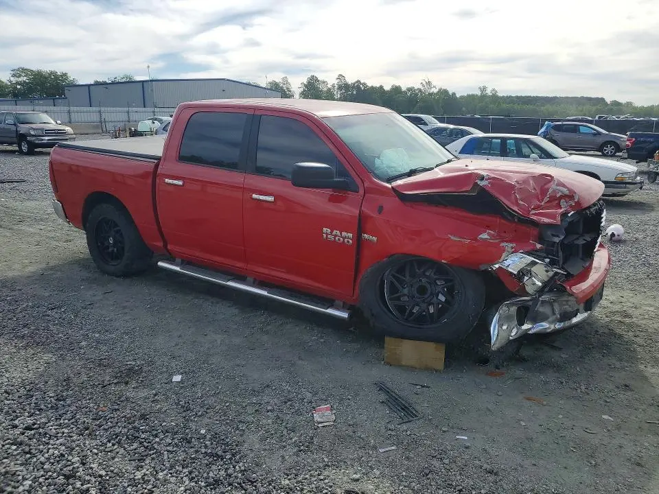 2014 RAM 1500 SLT  