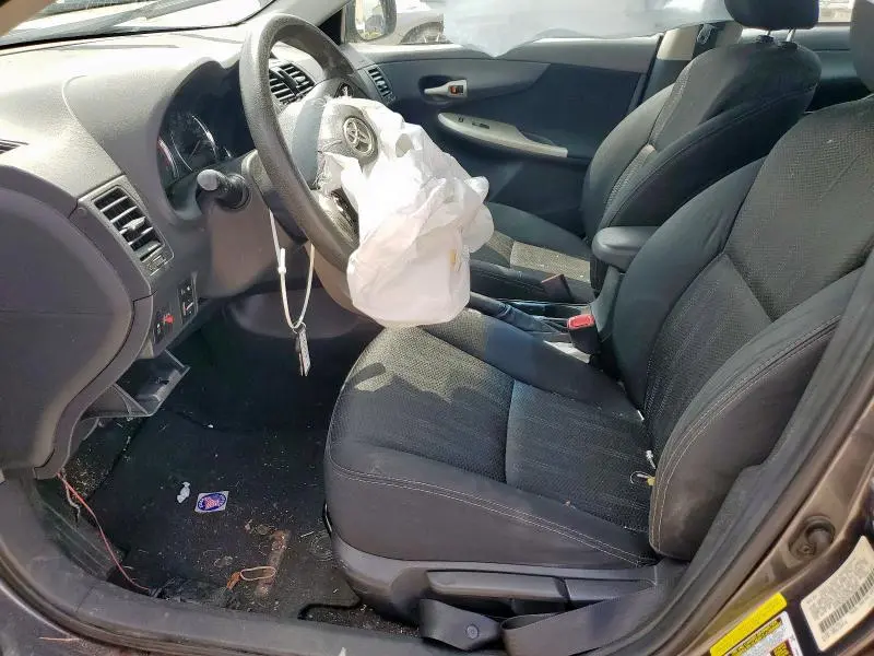 2013 TOYOTA COROLLA BASE  