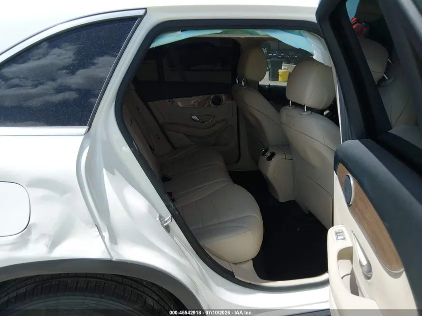 2018 MERCEDES-BENZ GLC 300  