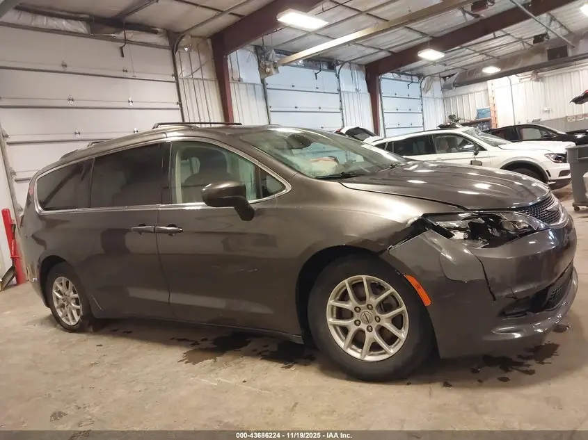 2021 CHRYSLER VOYAGER LXI