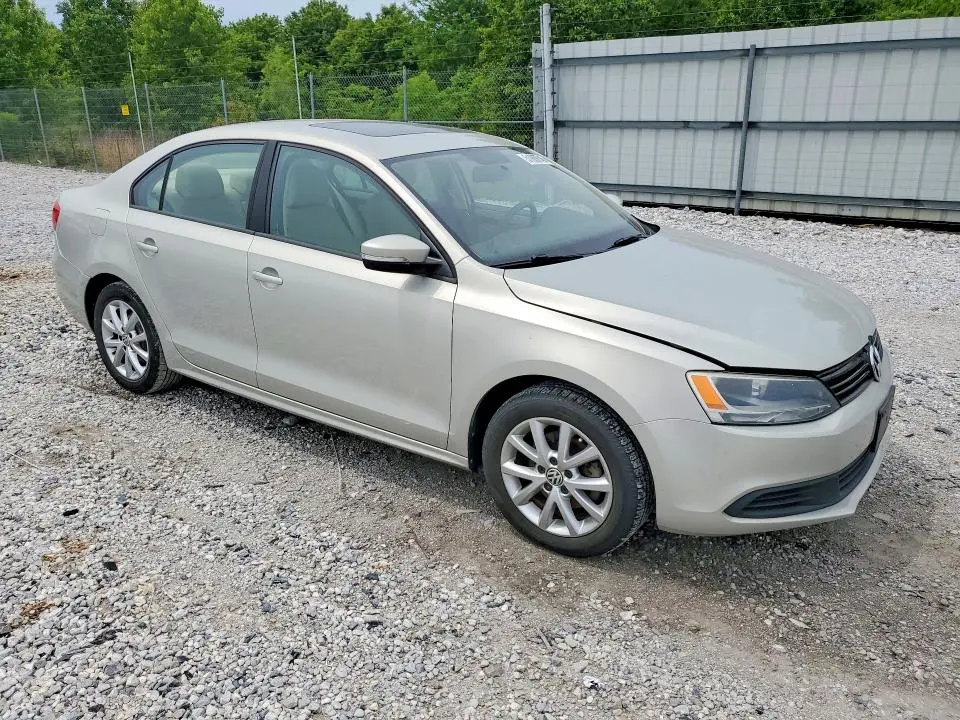 2011 VOLKSWAGEN JETTA SE  