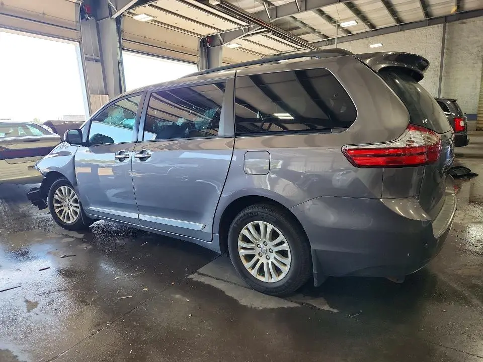2015 TOYOTA SIENNA XLE 8-PASSENGER  