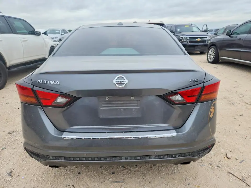 2021 NISSAN ALTIMA SR  