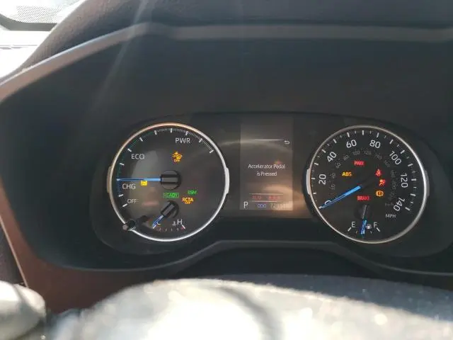 2021 TOYOTA RAV4 XLE  