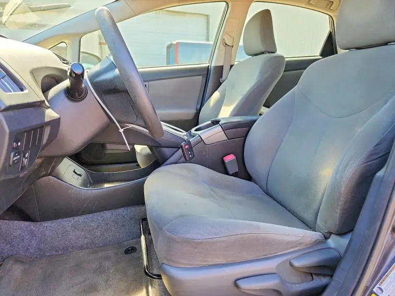 2013 TOYOTA PRIUS TWO  